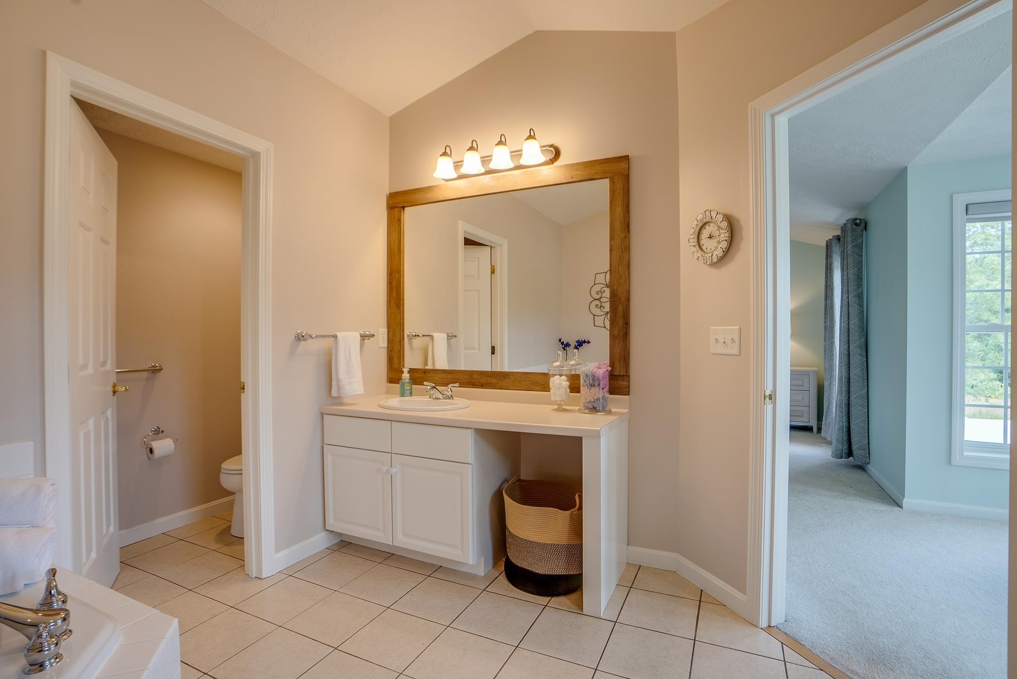 17 Sentry Road Bedford, NH 03110 - Photo 28 of 36