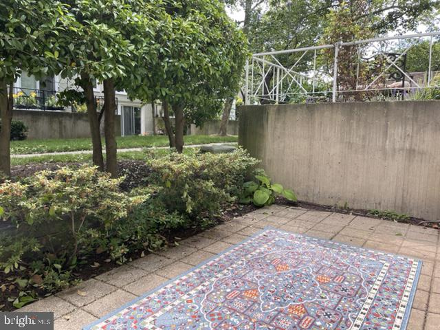 61 G Street Southwest, Unit B Washington, DC 20024 - Photo 40 of 60