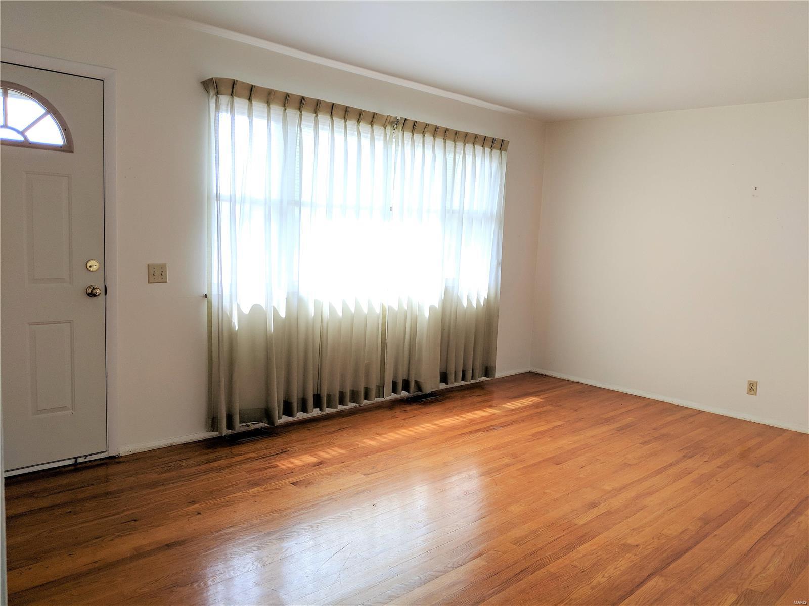 2305 Patterson Road Florissant, MO 63031 - Photo 2 of 18 Gallery Image 2