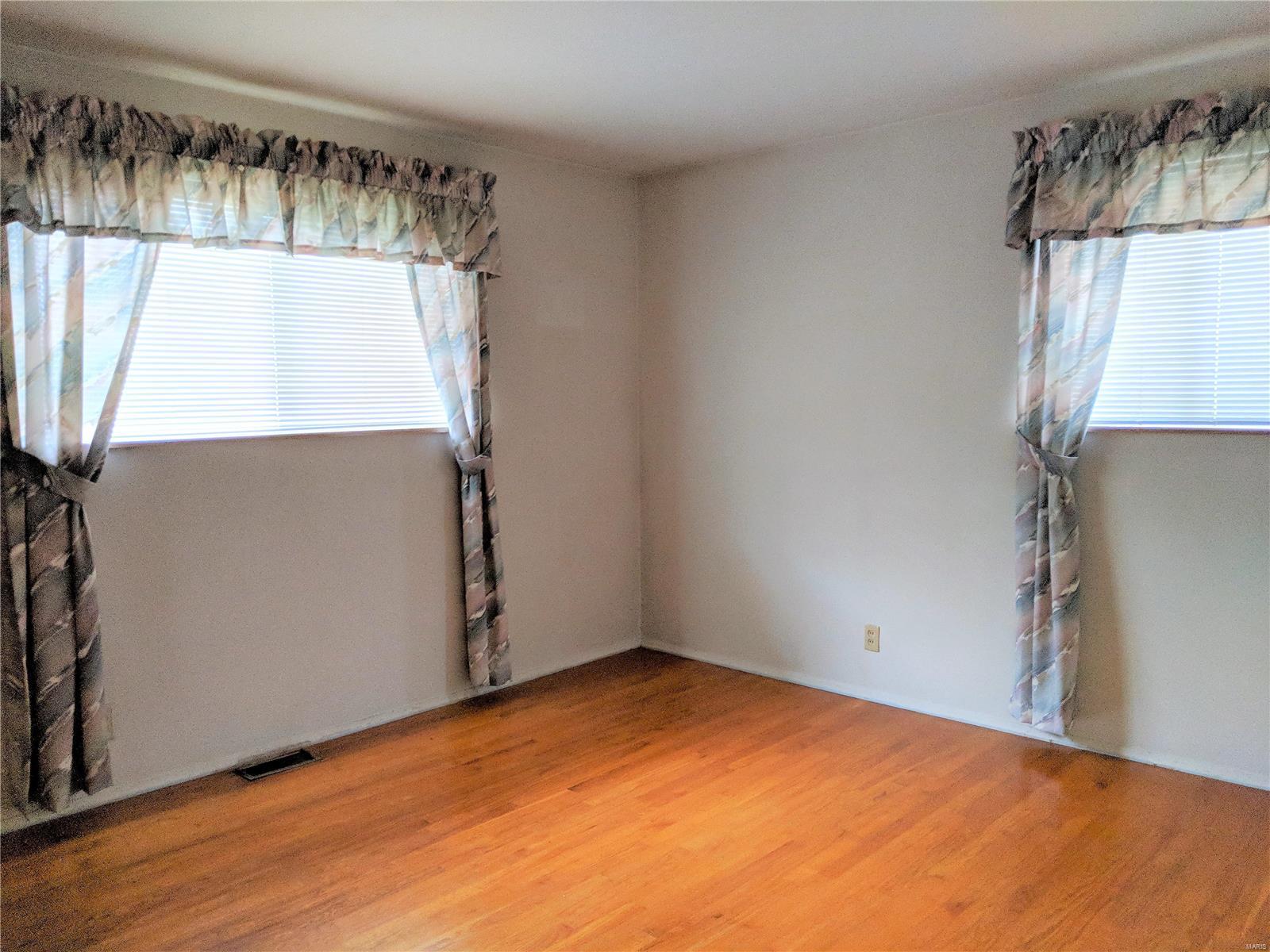 2305 Patterson Road Florissant, MO 63031 - Photo 6 of 18 Gallery Image 6