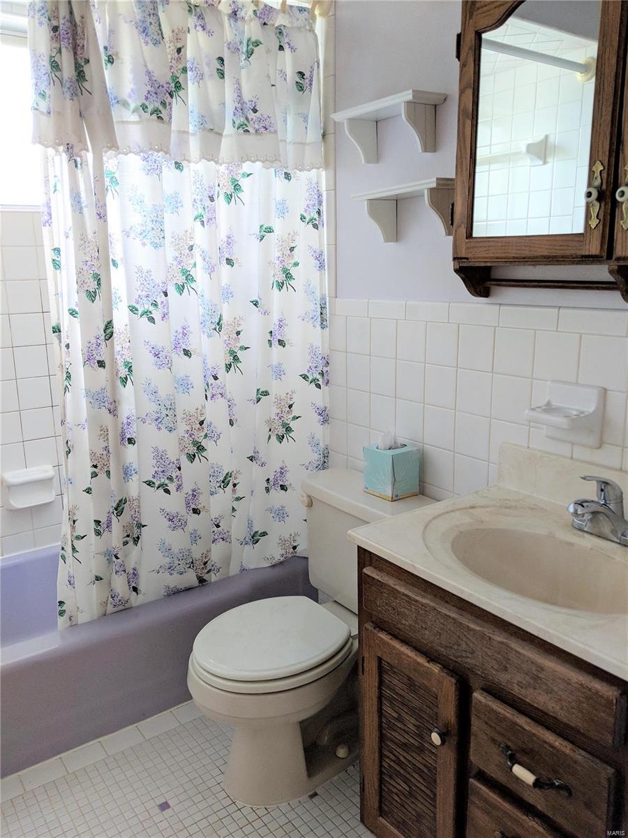 2305 Patterson Road Florissant, MO 63031 - Photo 8 of 18 Gallery Image 8