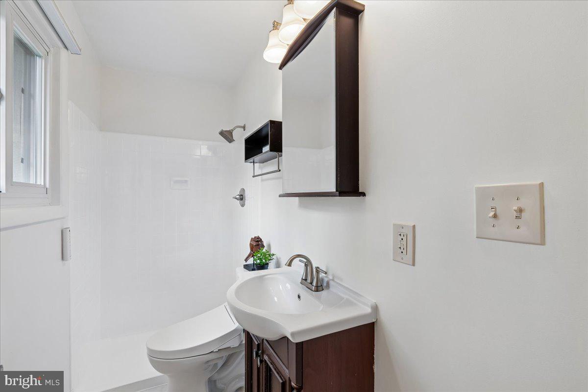 9817 Cherry Tree Lane Silver Spring, MD 20901 - Photo 27 of 73