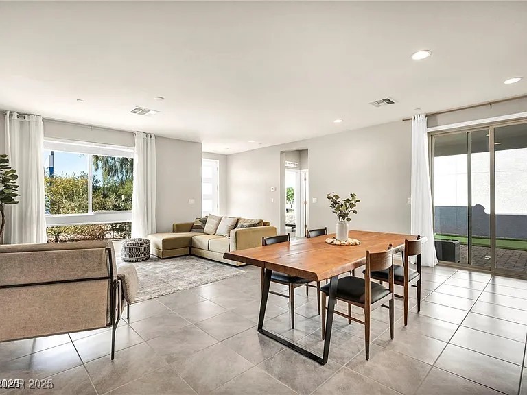 1012 East Sunset Road Henderson, NV 89011 - Photo 9 of 32