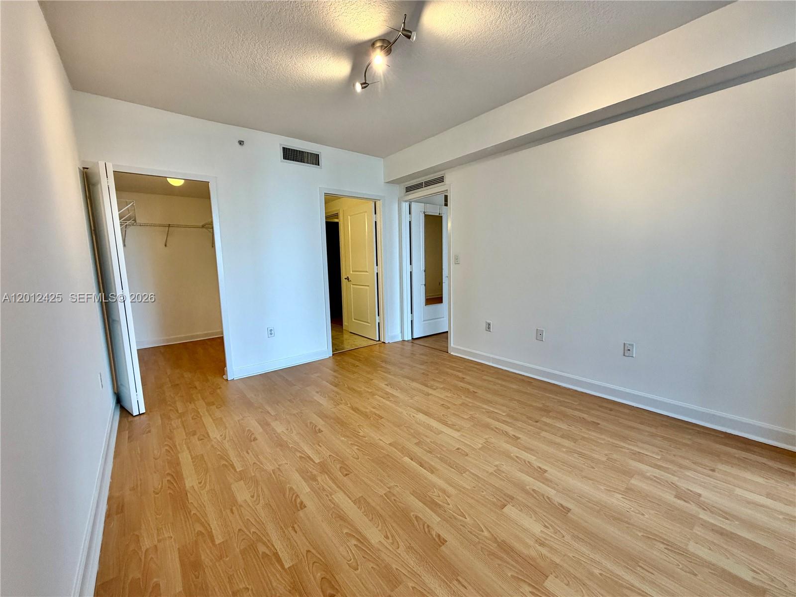 170 Southeast 14th Street, Unit 2906 Miami, FL 33131 - Photo 15 of 33