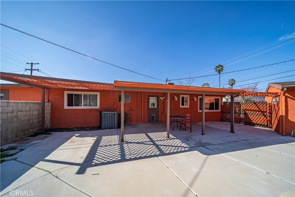 9417 Mango Avenue Fontana, CA 92335 - Photo 32 of 41 a view of a house with a patio