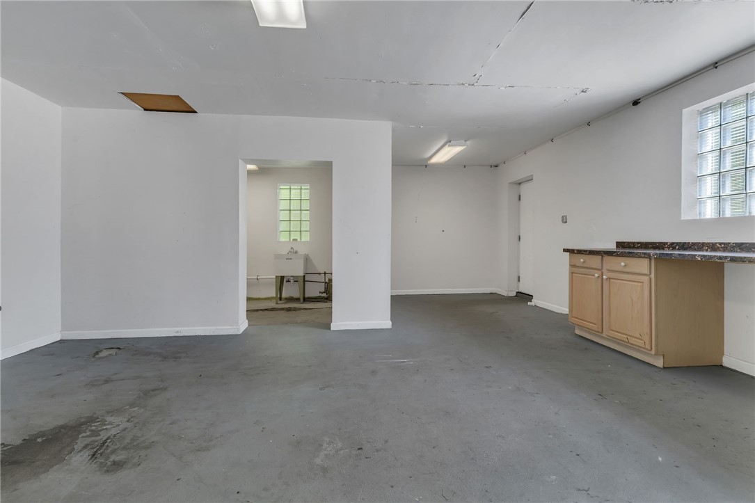 81 Bristol Ferry Road Portsmouth, RI 02871 - Photo 37 of 49