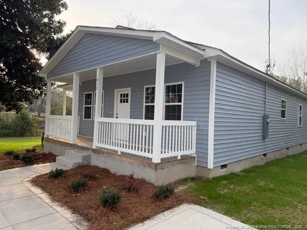 $1,500 | 412 East Donaldson Avenue, Raeford, NC 28376