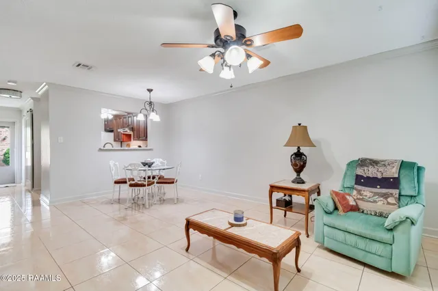 $172,500 | 209 Long Plantation Boulevard, Unit A, Lafayette, LA 70508