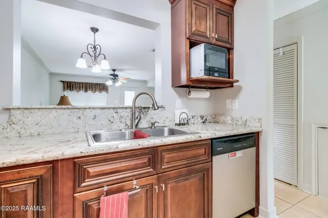 $172,500 | 209 Long Plantation Boulevard, Unit A, Lafayette, LA 70508