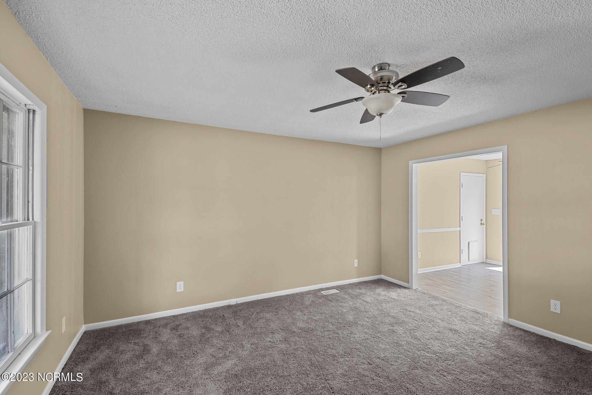 205 Wildwood Road Havelock, NC 28532 - Photo 6 of 25 living room