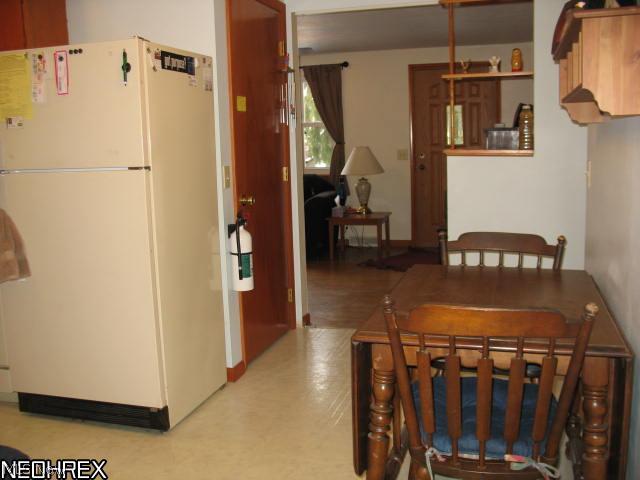 5407 Pleasant Avenue North Ridgeville, OH 44039 - Photo 5 of 17 Kitchen opens to living room and family rooms.
