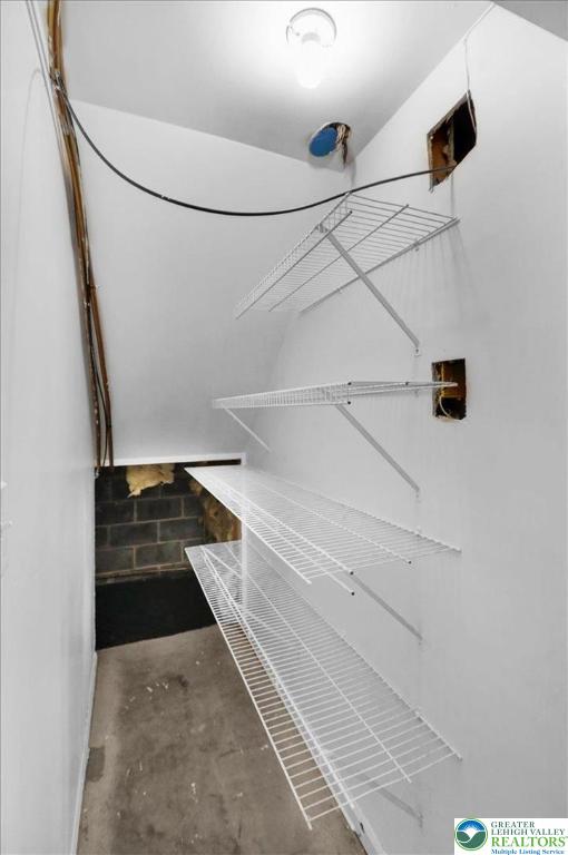 282 Ernst Road Mohrsville, PA 19541 - Photo 33 of 50 a view of entryway