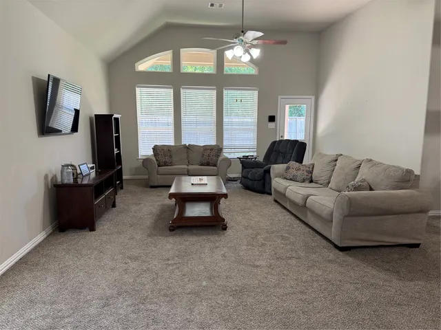 $369,000 | 210 Woodside Court, Clute, TX 77531