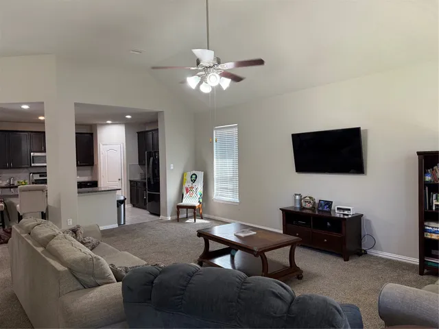 $369,000 | 210 Woodside Court, Clute, TX 77531