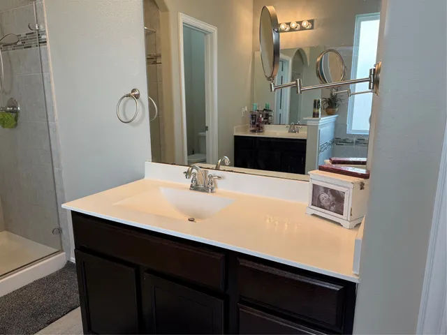 $369,000 | 210 Woodside Court, Clute, TX 77531