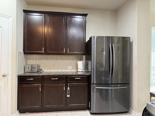 $369,000 | 210 Woodside Court, Clute, TX 77531