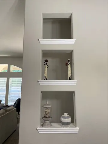 $369,000 | 210 Woodside Court, Clute, TX 77531