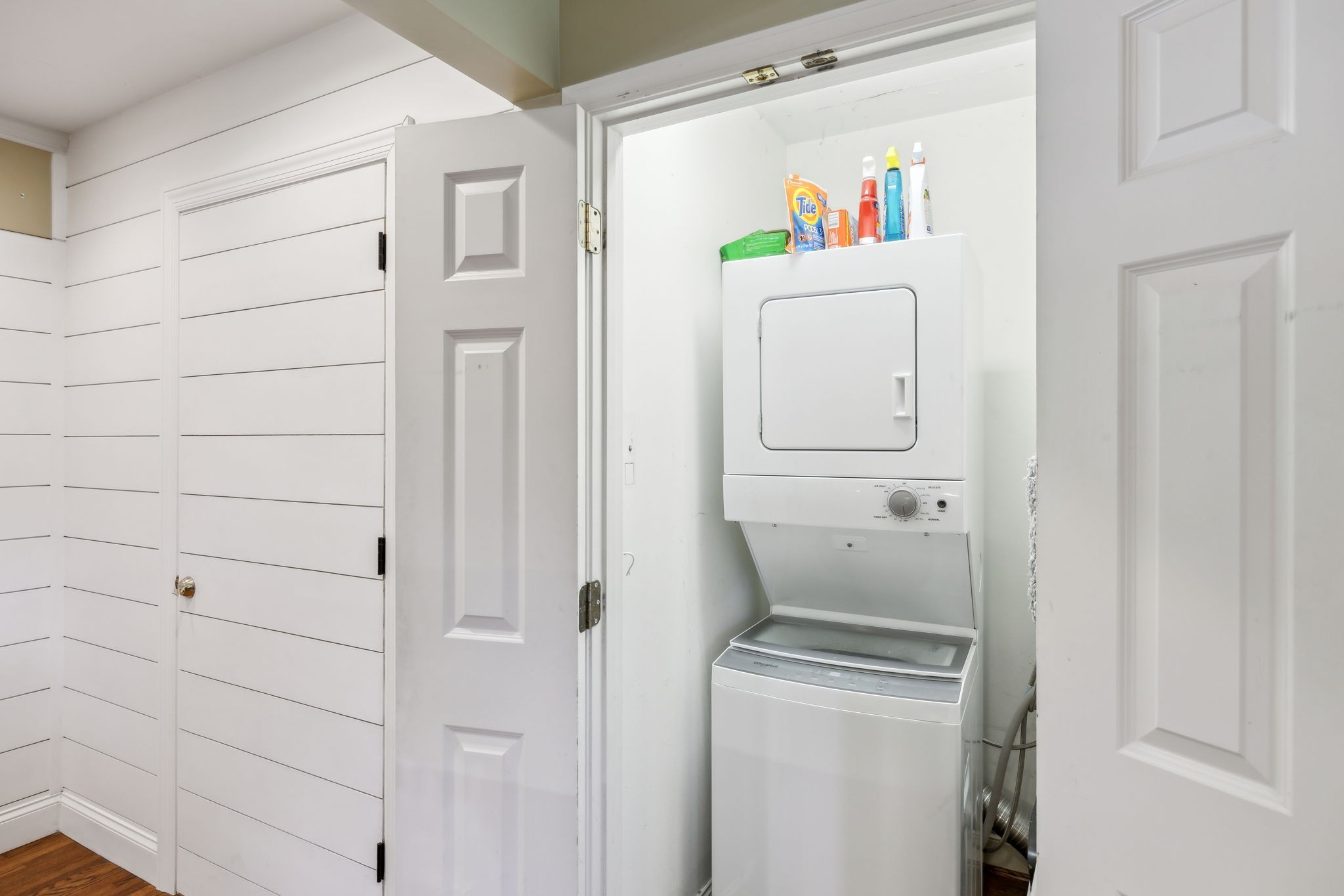 4202 Murphy Road Nashville, TN 37209 - Photo 10 of 34 a utility room with dryer and washer