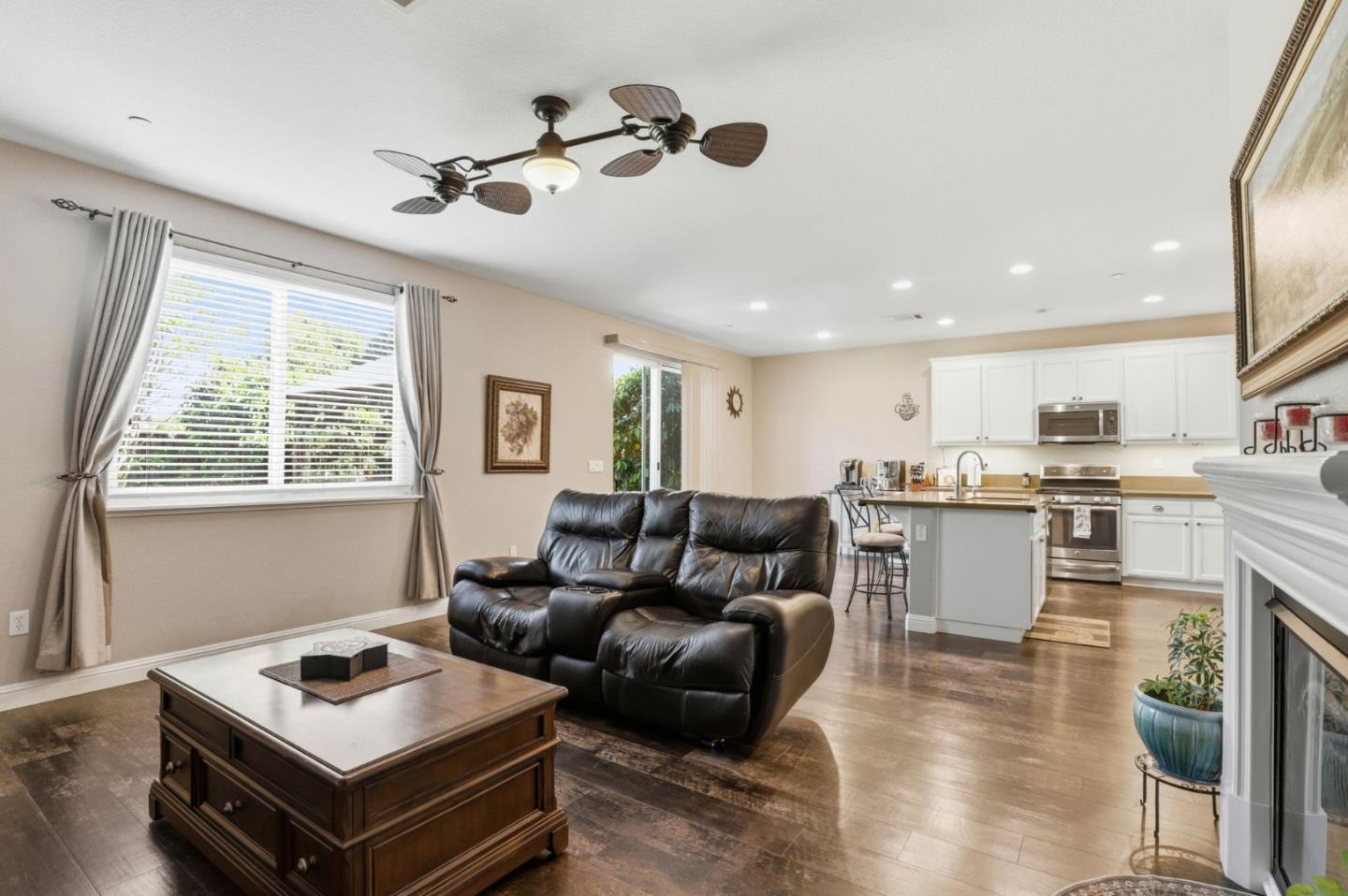 9554 Rodeo Drive Gilroy, CA 95020 - Photo 7 of 35