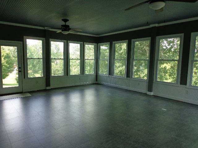 1920 Rock Springs Road Columbia, TN 38401 - Photo 9 of 27 Huge 20 x 24 Florida room.