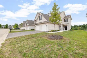 $2,495 | 1820 Horseshoe Lane, Unit 4231, Slinger, WI 53086
