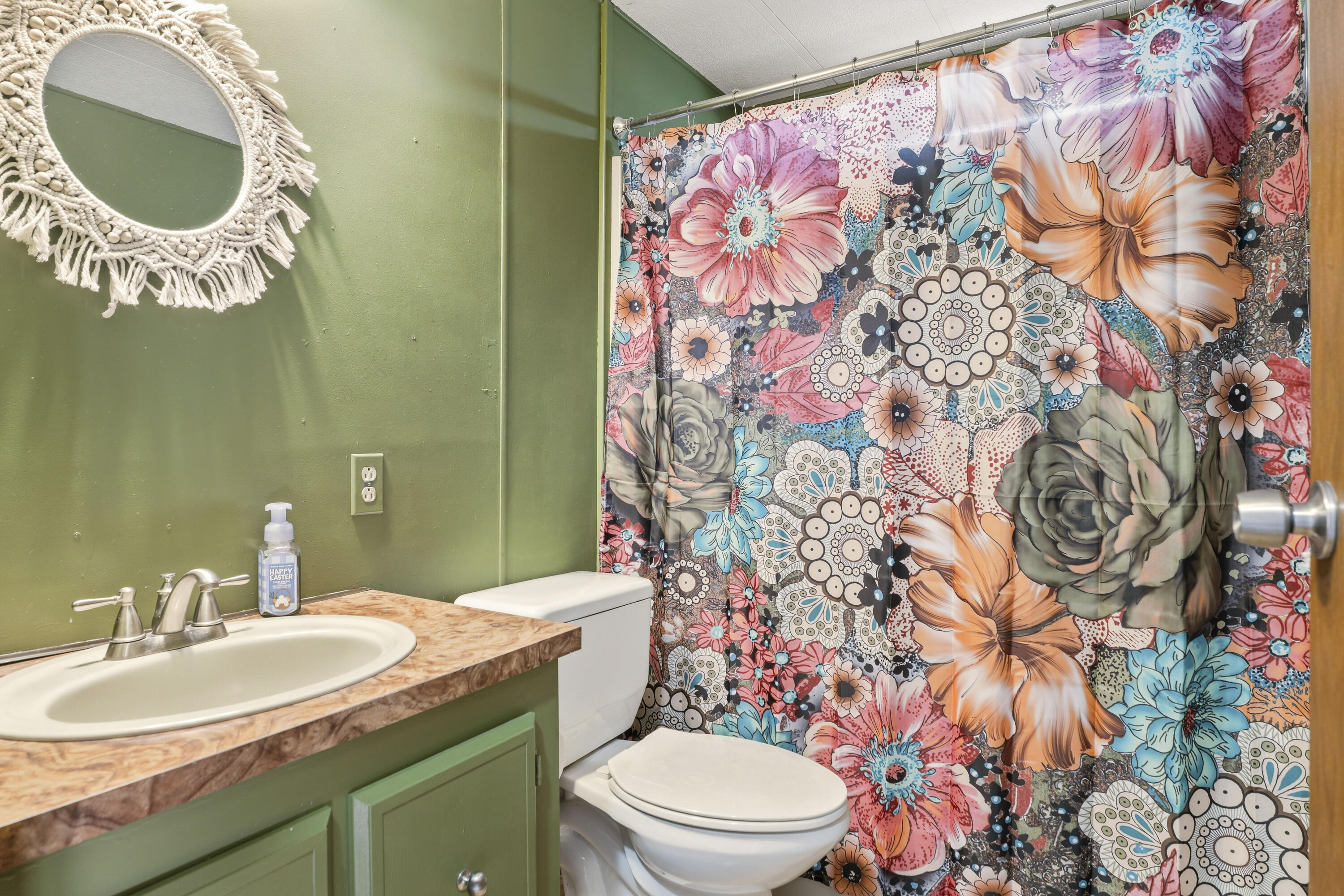 9318 Southwest Panorama Road Terrebonne, OR 97760 - Photo 21 of 44 26-Bathroom