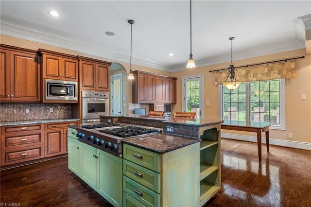 $975,000 | 5603 Monk Court, Summerfield, NC 27358