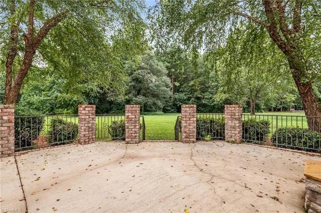 $975,000 | 5603 Monk Court, Summerfield, NC 27358