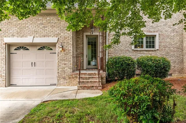 $975,000 | 5603 Monk Court, Summerfield, NC 27358