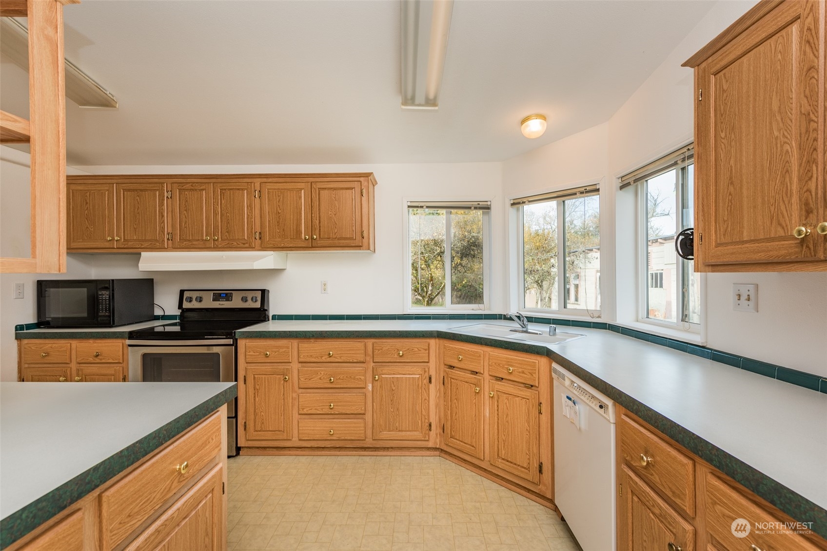 780 Monroe Road Port Angeles, WA 98362 - Photo 10 of 39 Gallery Image 10