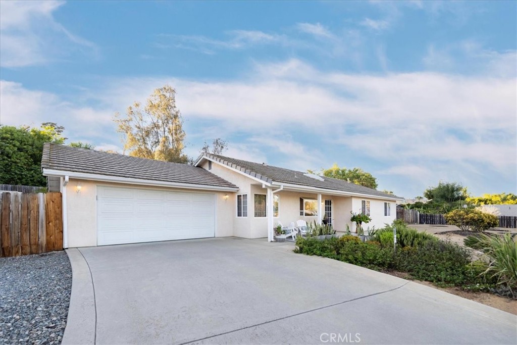 203 Rhesa Lane Fallbrook, CA 92028 - Photo 3 of 56