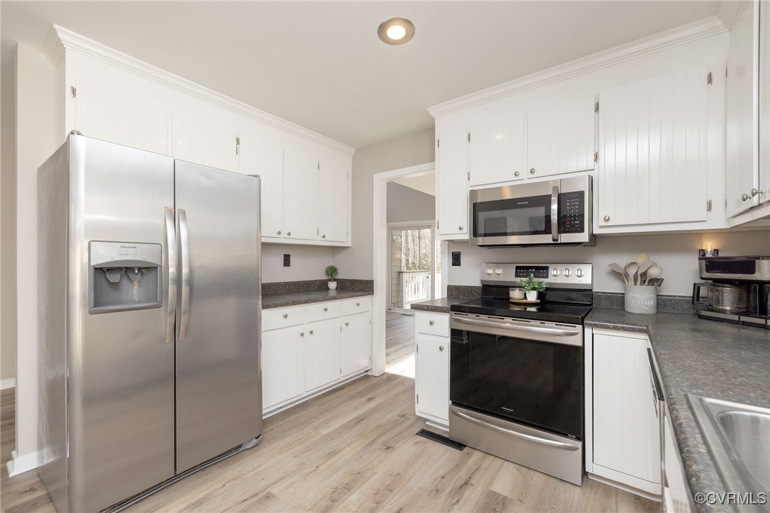 3018 3 Bridges Road Midlothian, VA 23112 - Photo 12 of 30 Kitchen with appliances with stainless steel finis
