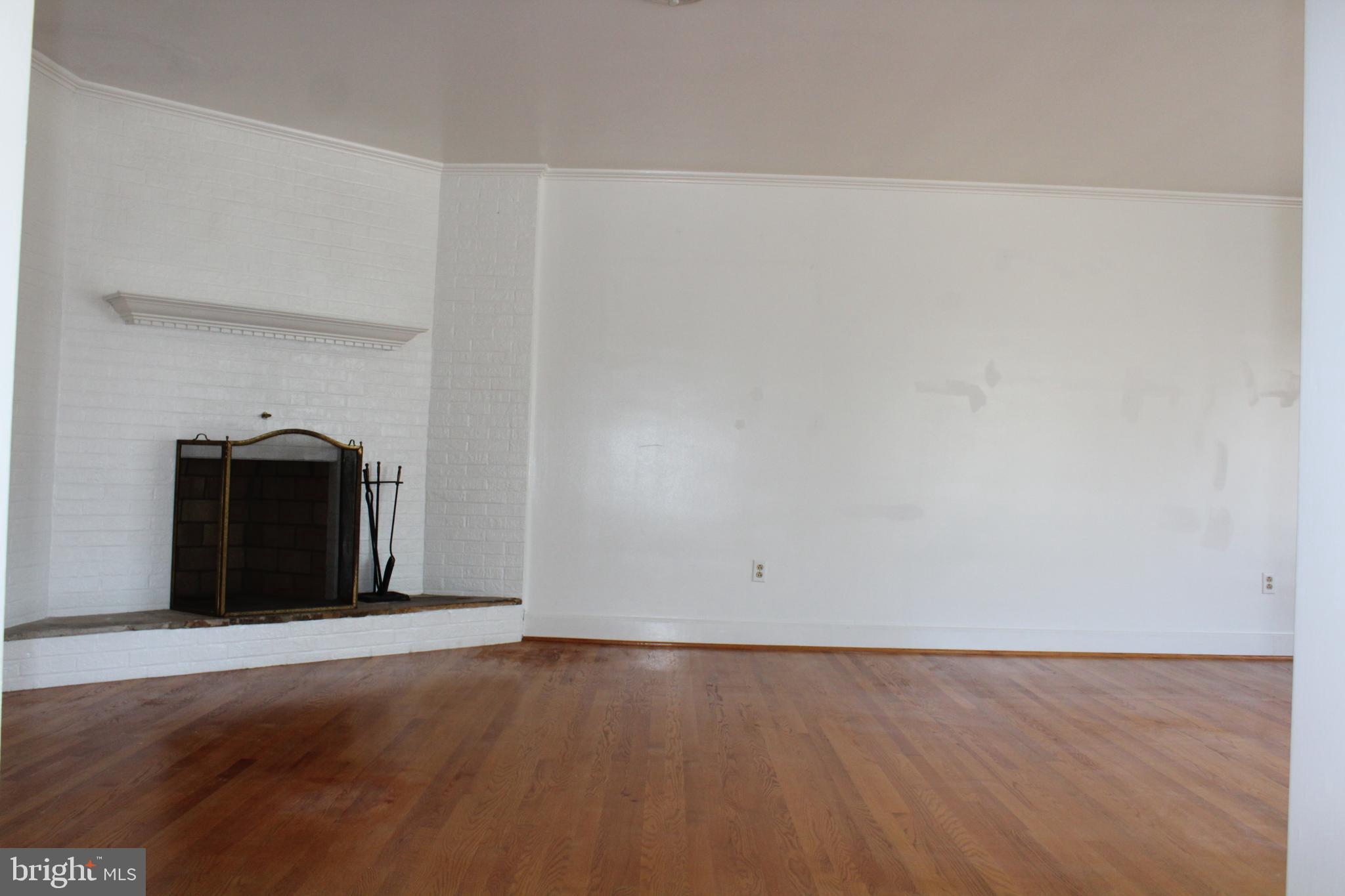 429 Dungadin Road Front Royal, VA 22630 - Photo 7 of 40 living room
