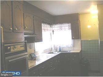 708 Spring Street Bristol, PA 19007 - Photo 4 of 10 Gallery Image 4
