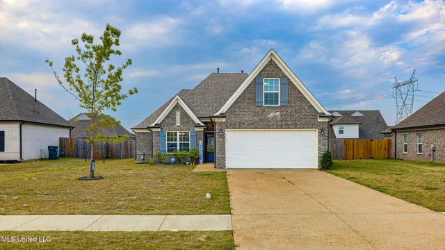 $310,500 | 2370 Johnny Ray Drive, Southaven, MS 38672