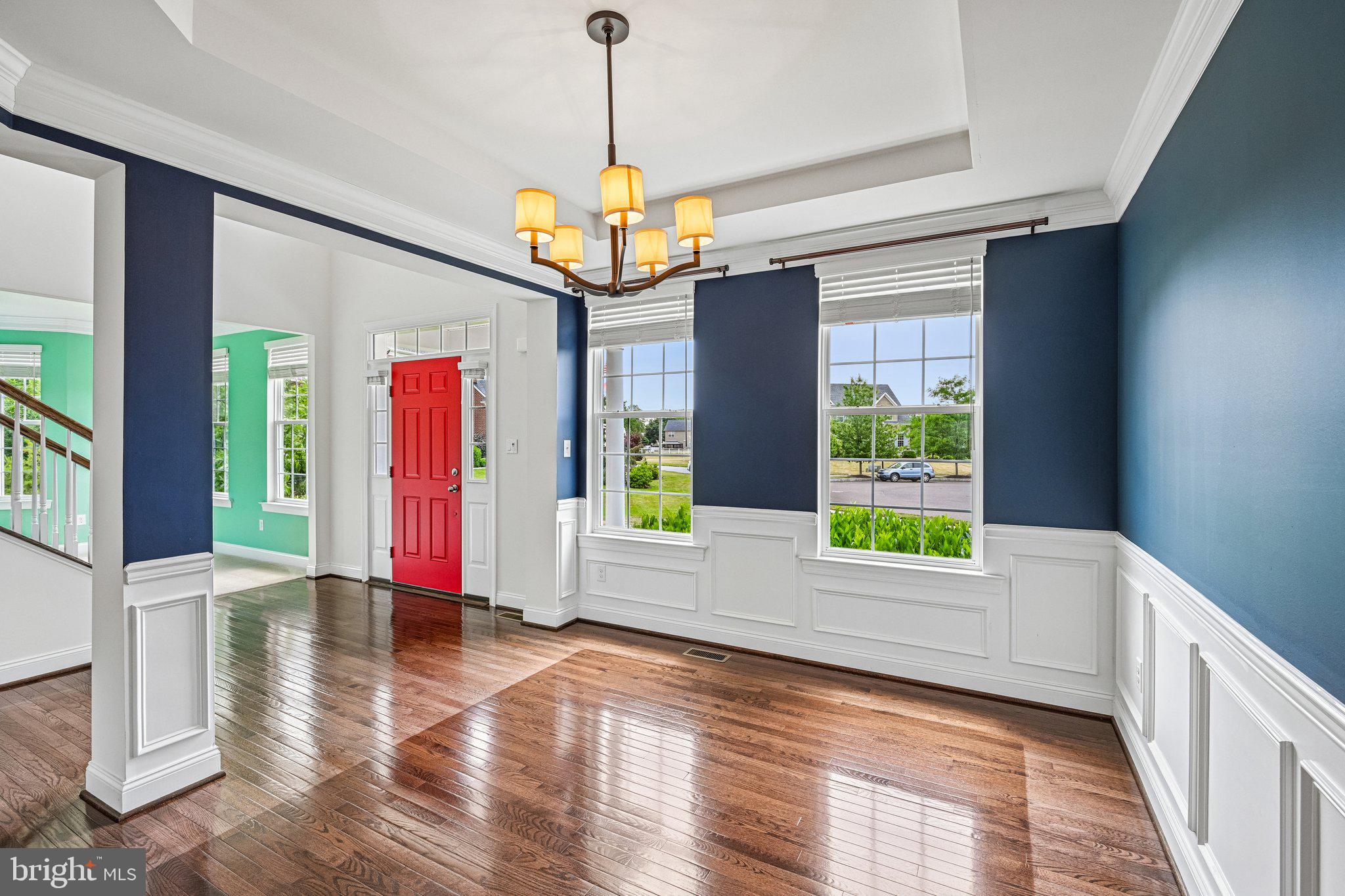 440 Elizabeth Way Hatfield, PA 19440 - Photo 8 of 60 Elegant entryway with vibrant hues.
