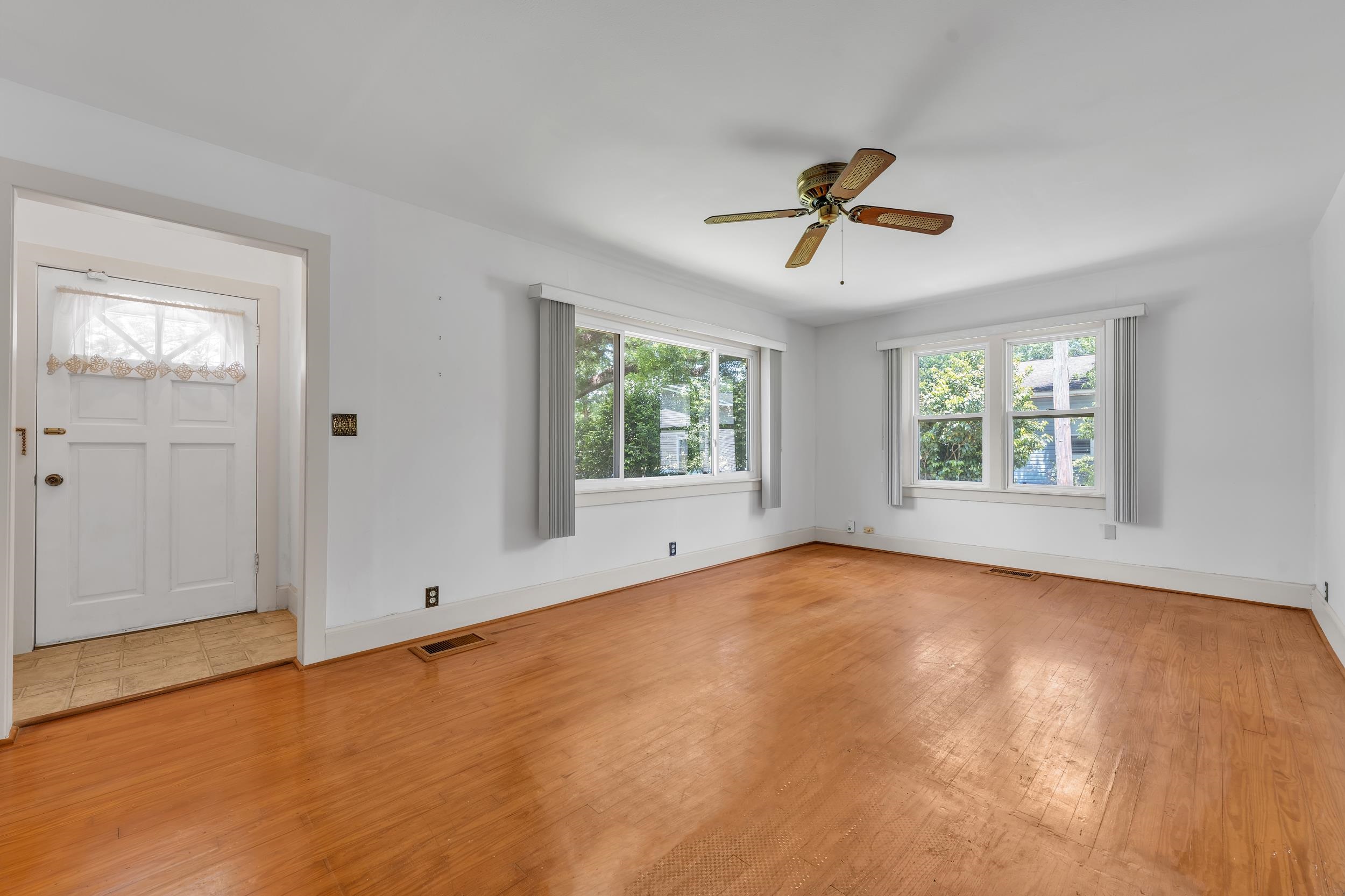 605 South Cedar Street Foley, AL 36535 - Photo 4 of 44 Living Room