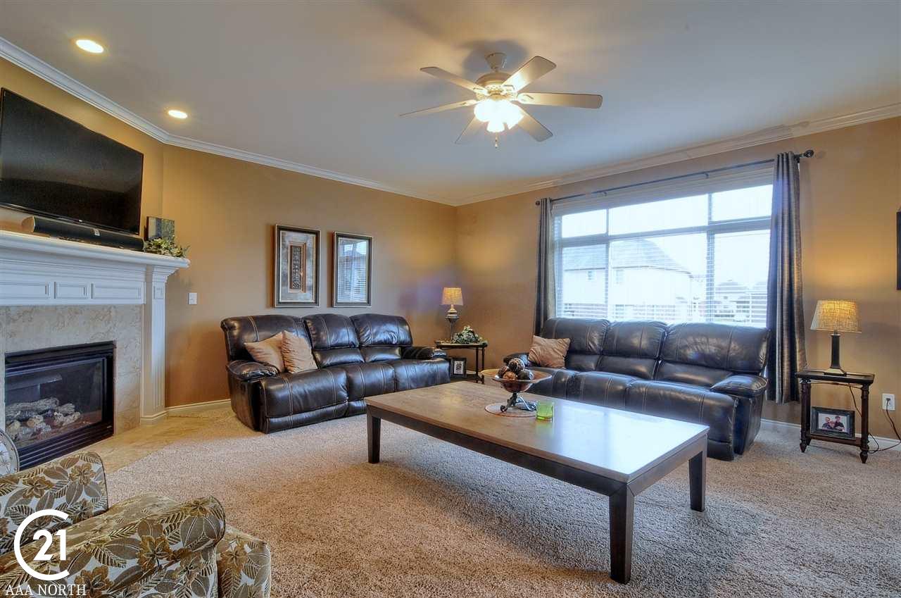 50289 Nesting Ridge Drive Macomb, MI 48044 - Photo 9 of 32 Family Room