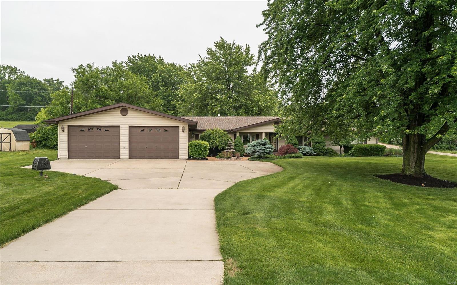 3202 Smiley Road Bridgeton, MO 63044 - Photo 2 of 36 Gallery Image 2
