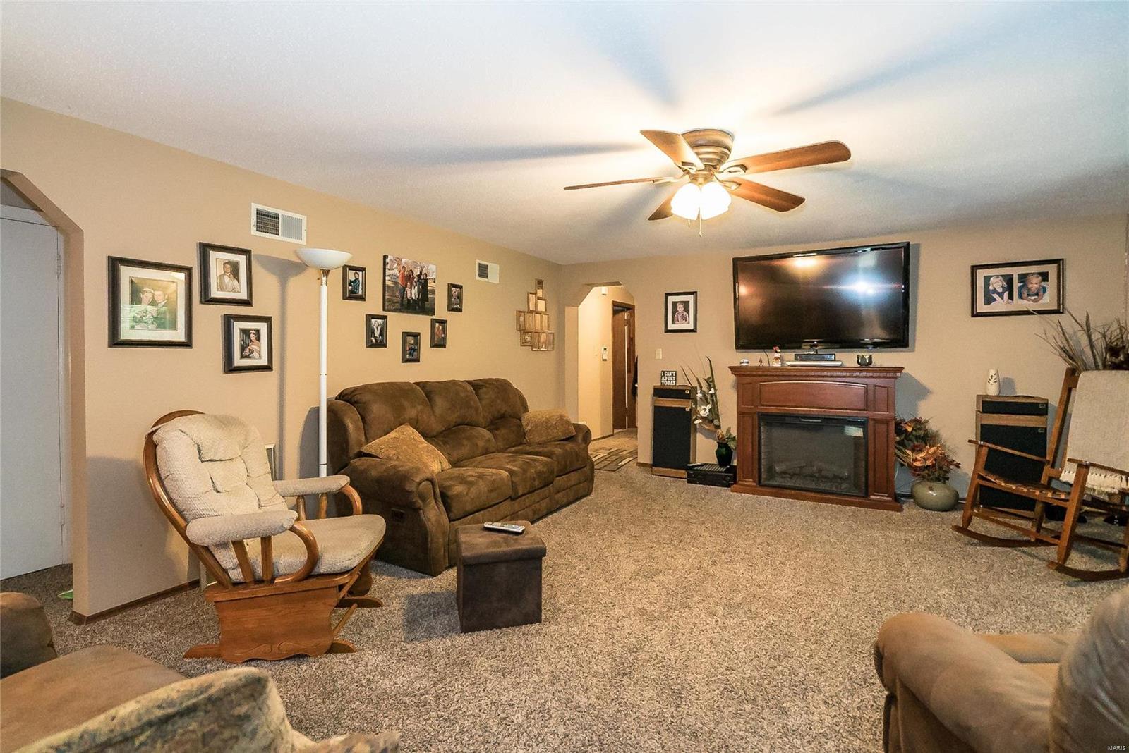 3202 Smiley Road Bridgeton, MO 63044 - Photo 9 of 36 Gallery Image 9