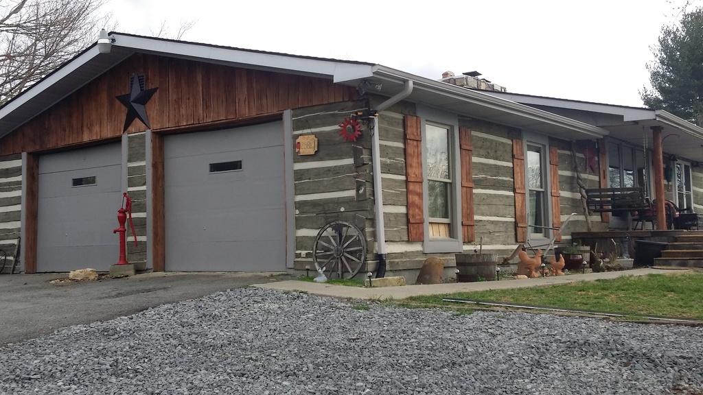 2581 Forge Ridge Road Harrogate, TN 37752 - Photo 4 of 22 2 CAR ATTACHED GARAGE