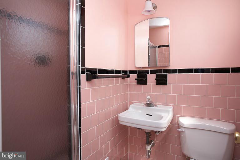 3904 Adams Drive Silver Spring, MD 20902 - Photo 7 of 13 Family Room Full Bathroom