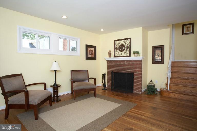 3904 Adams Drive Silver Spring, MD 20902 - Photo 8 of 13 Living Room