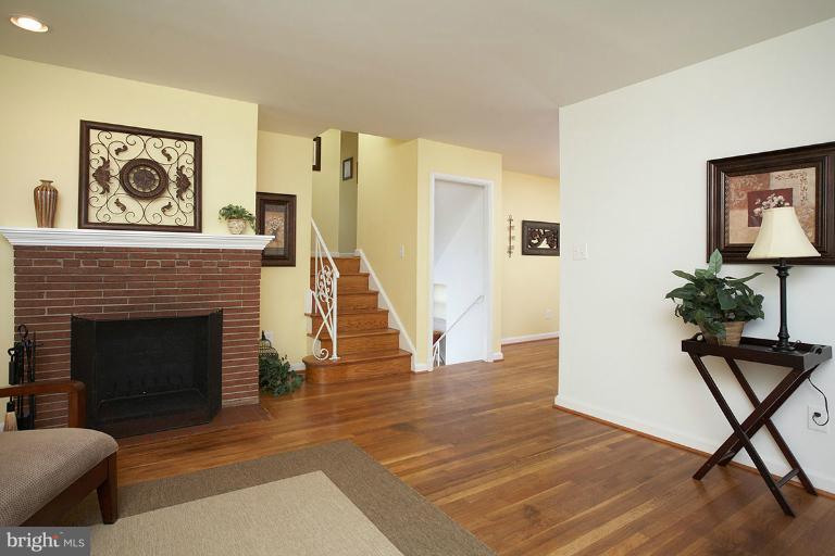 3904 Adams Drive Silver Spring, MD 20902 - Photo 10 of 13 Living Room