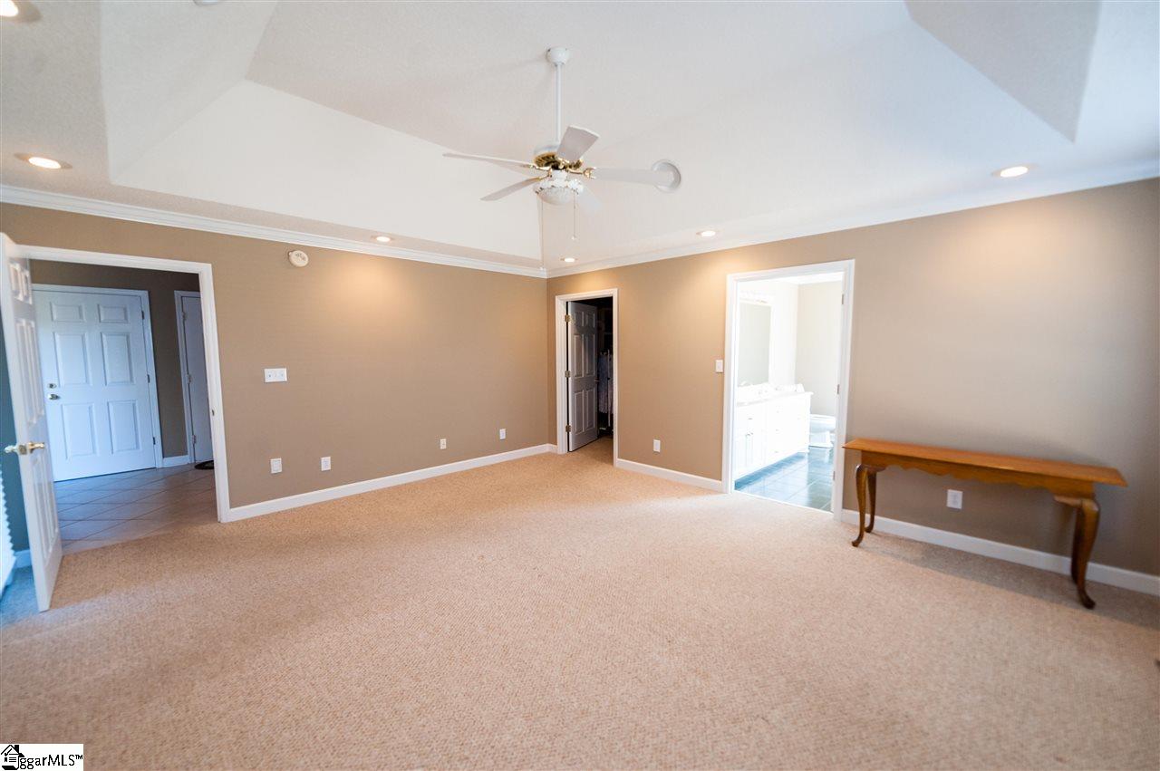 360 Old South Road Duncan, SC 29334 - Photo 17 of 36 large walk-in closet