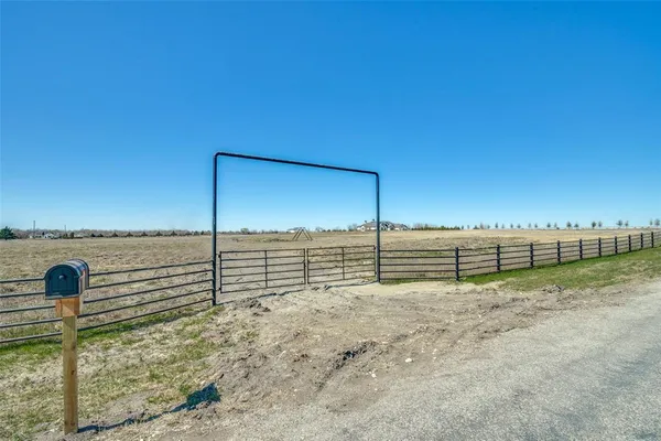 $999,000 | 1350 Klutts Road, Rockwall, TX 75032