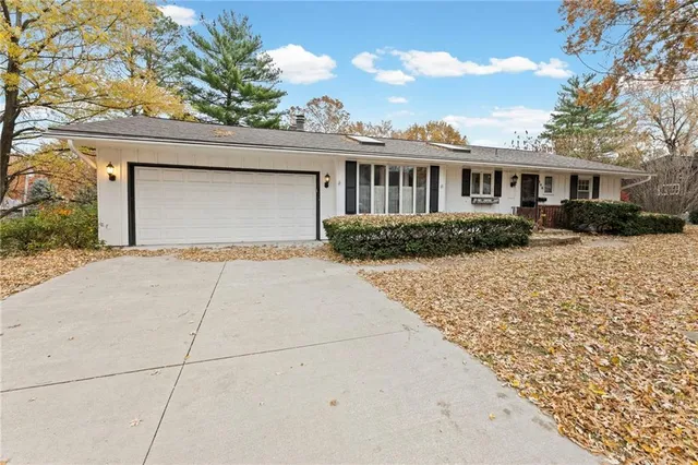 $395,000 | 308 South Stevenson Street, Olathe, KS 66061