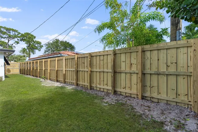 $3,500 | 1472 Northeast 62nd Street, Unit 1472, Fort Lauderdale, FL 33334