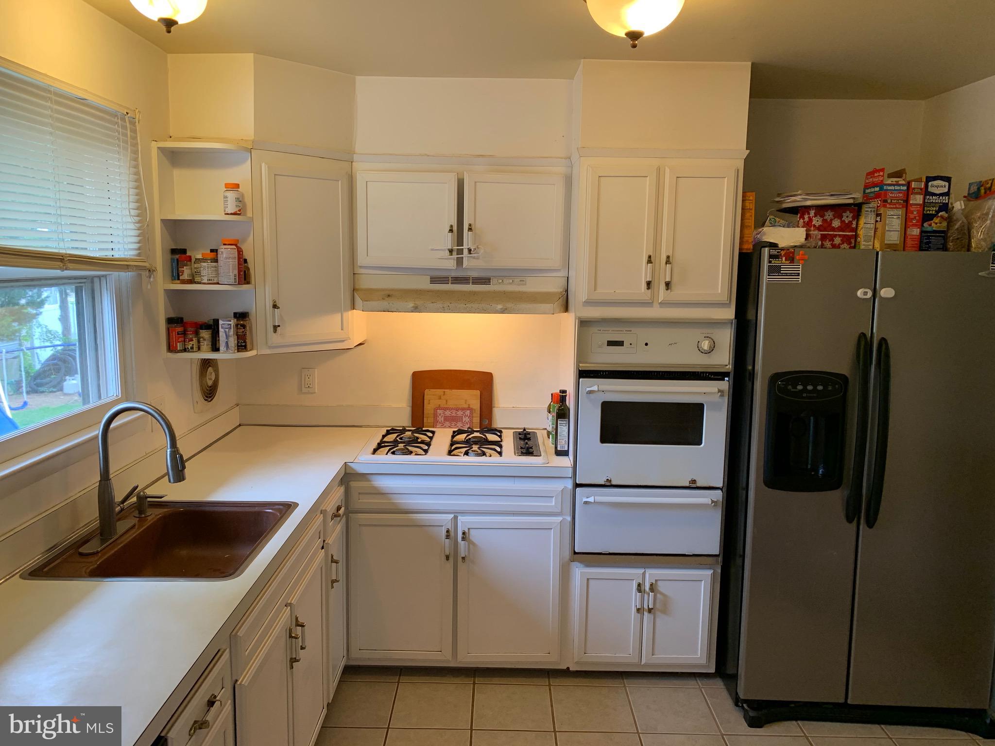34 Pinehurst Drive Tuckerton, NJ 08087 - Photo 9 of 27 Spacious Kitchen