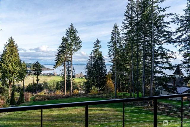 $1,598,000 | 501 South Vesper Way, Camano Island, WA 98282